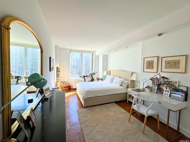 Foto del edificio - 200 Riverside Blvd