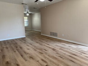 Building Photo - 1379 Sylvan Dr