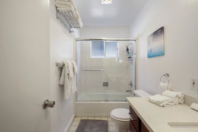 Building Photo - 431 Richmond Dr