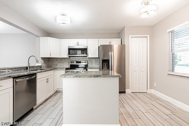 Foto del edificio - 1392 Churchill Cir