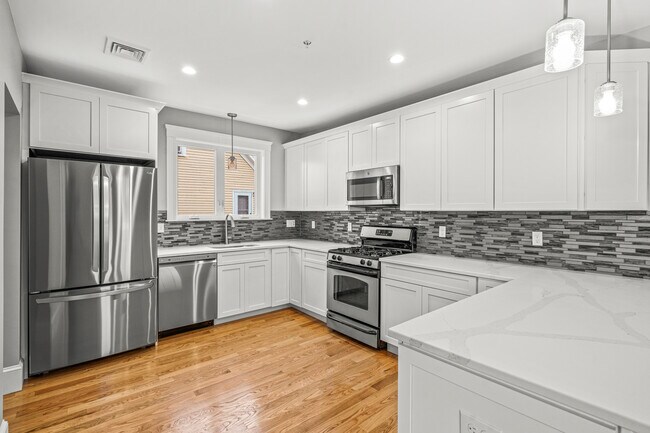 Building Photo - 27 W Water St