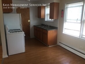 Building Photo - 1446 W 92nd St