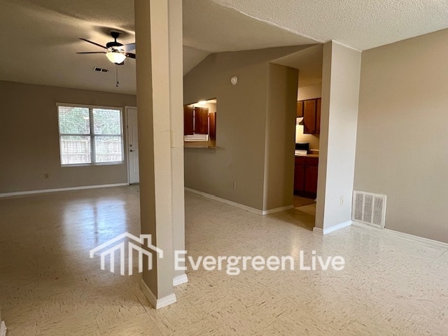 Building Photo - 107 Jardin Ct