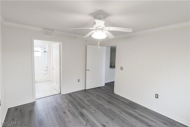 Foto del edificio - 8234 Key Royal Cir