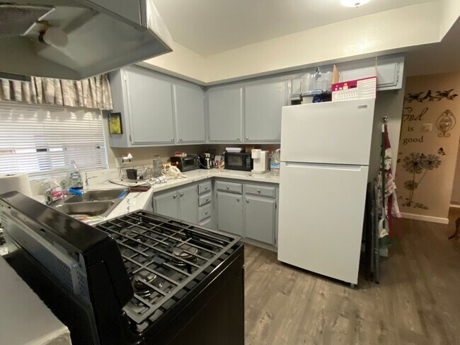 Foto del edificio - 20240 Park Rd