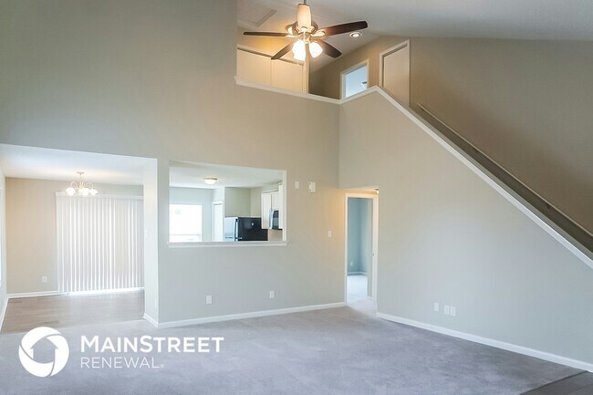 Foto del edificio - 727 Red Leaf Ln