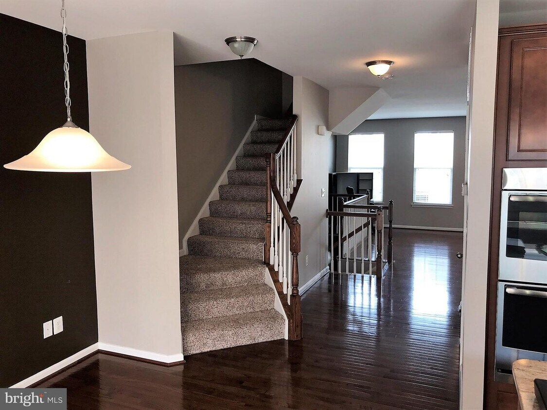 9091 Sandra Pl, Manassas Park, VA 20111 Townhouse for Rent in