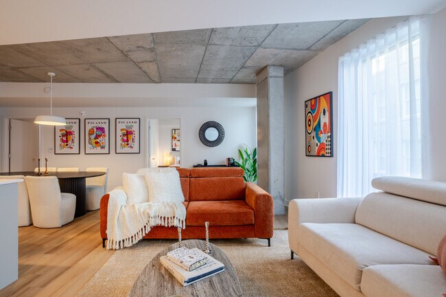 Building Photo - 464 Rue Saint-François-Xavier-SI ID1601933P