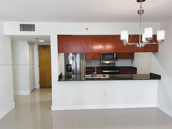 Building Photo - 1200 Brickell Bay Dr