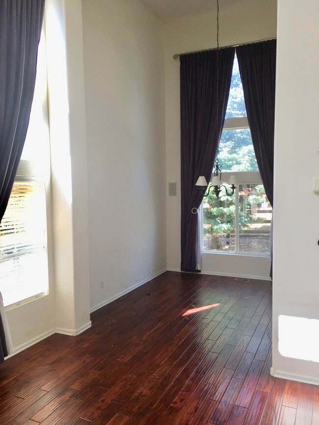 Building Photo - Beautiful Home in Arrowhead Lakes
