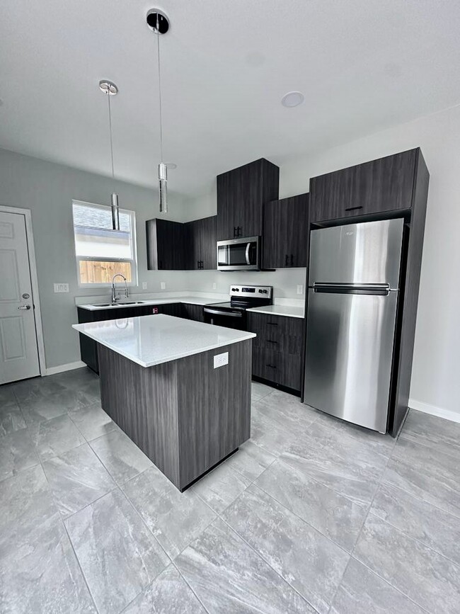 Foto del edificio - 3704 N Robin Ave