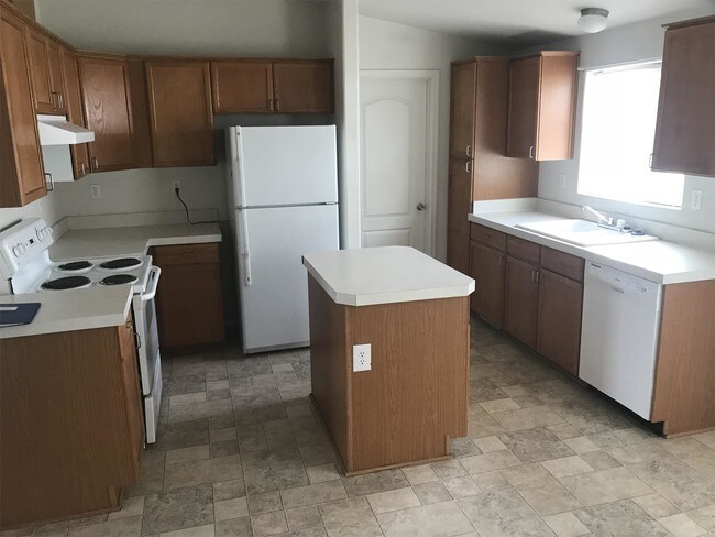 Building Photo - 2640 S Cottonwood Ln