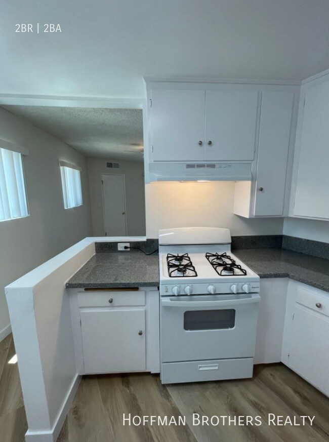 Foto del edificio - 6041 Whitsett Ave