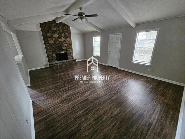 Building Photo - 3963 Lacewood Dr