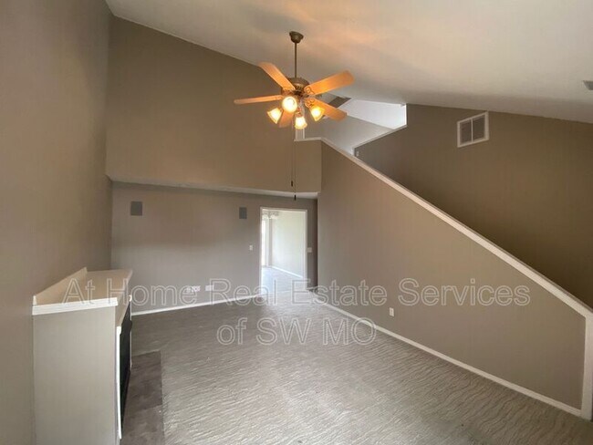 Foto del edificio - 4303 Jenni Ct