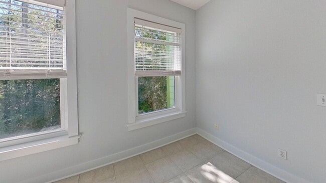 Foto del edificio - 3 Bdrm Home with 3rd floor loft in Pt Washington