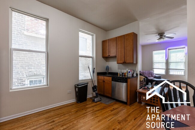 Foto del edificio - 2517 N Ashland Ave