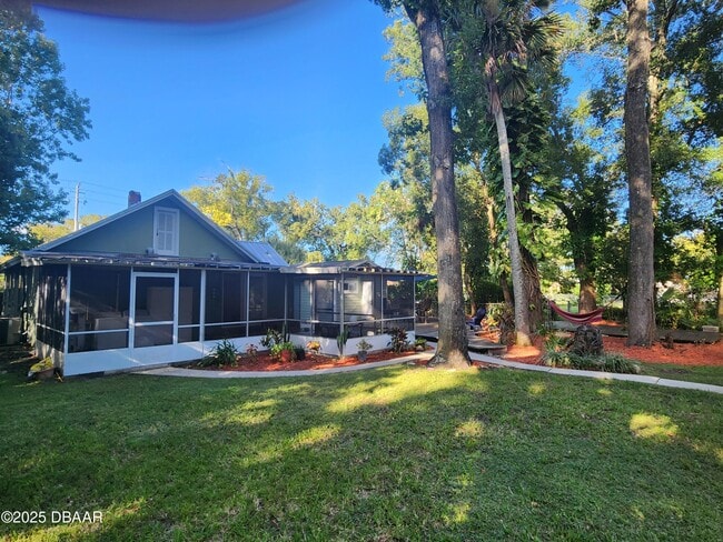 Building Photo - 429 Brentwood Dr