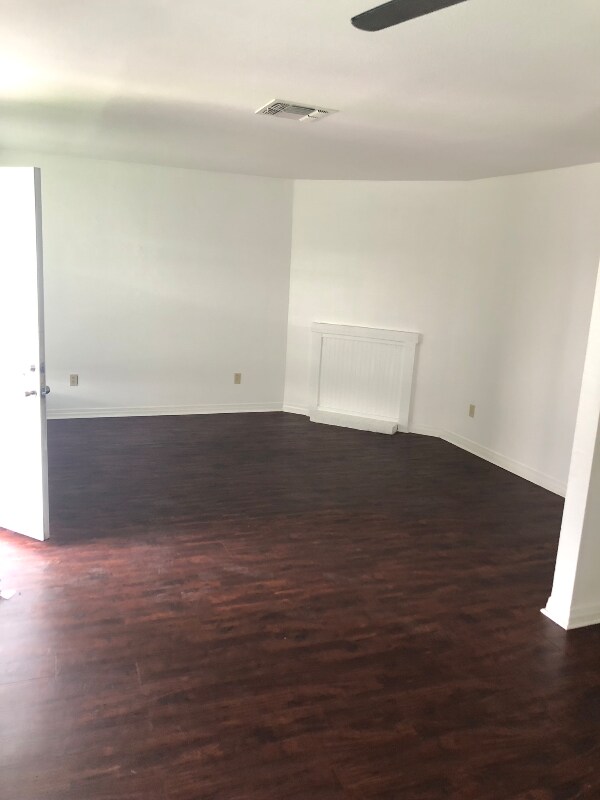 704 Colony Dr Unit D, LaPlace, LA 70068 Room for Rent in LaPlace, LA