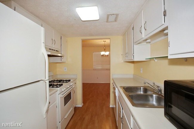 Building Photo - 3 br, 1.5 bath House - 2834 ROYAL PATH Court