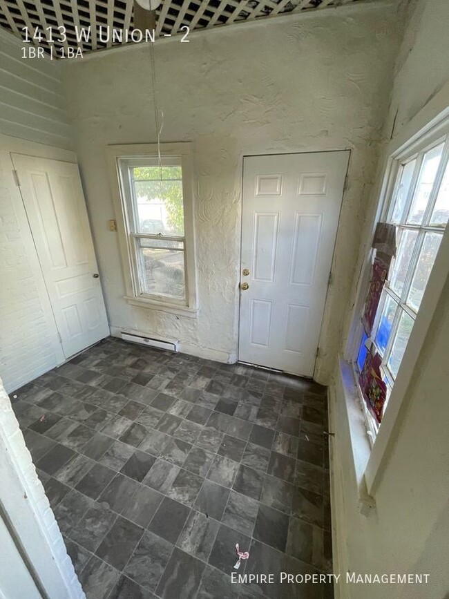 Building Photo - 1st floor: 1 Bedroom / 1 Bathroom in Allen...