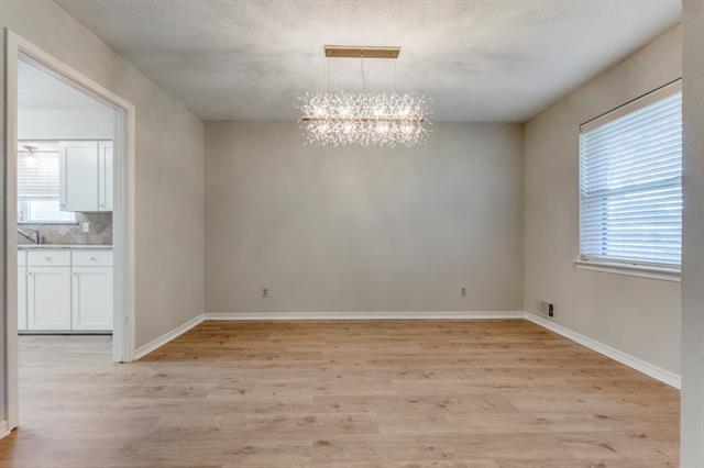 Building Photo - 8348 Londonderry Ln