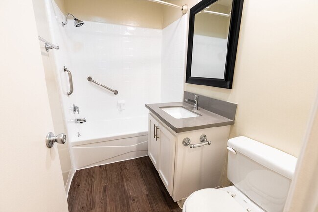 Interior Photo - 312 S. Willaman Drive