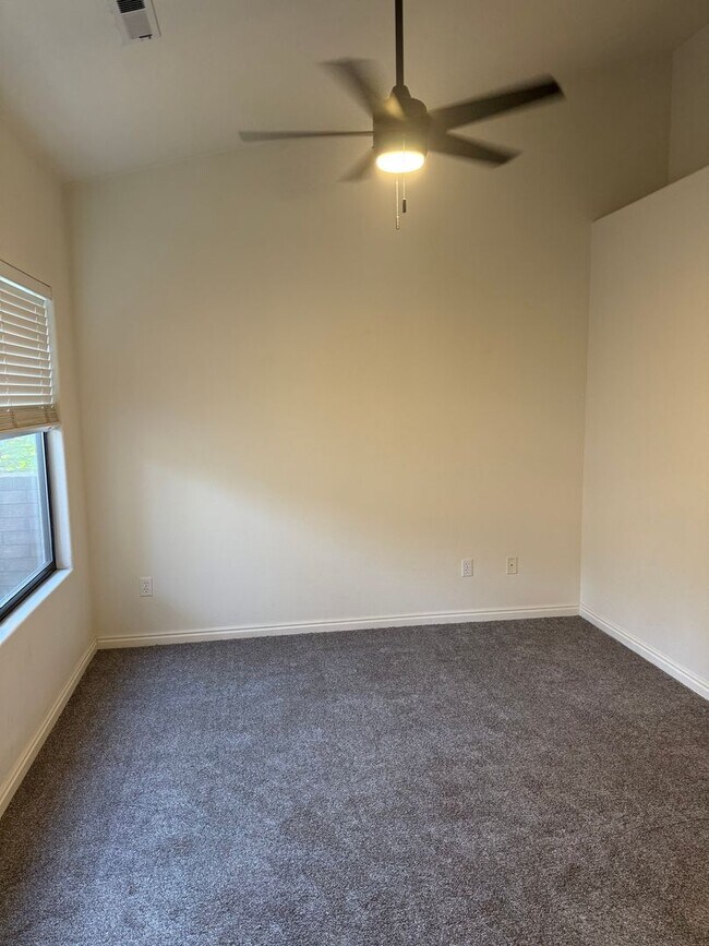 Foto del edificio - Single-Level Home with Community Pool, Gym, and More!