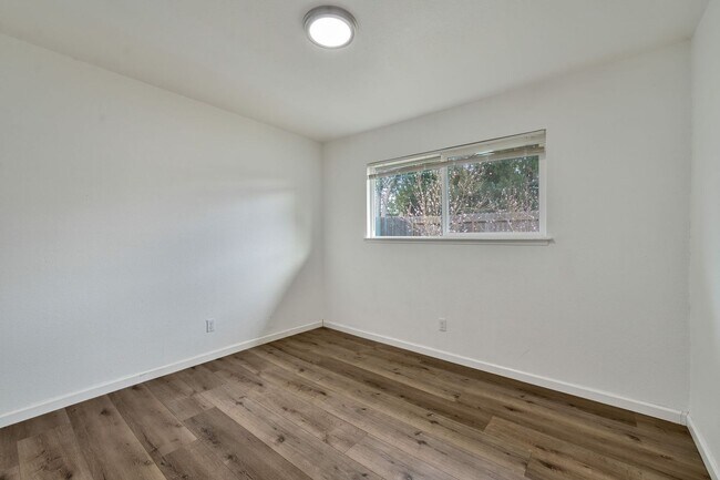 Foto del edificio - 2590 Cheryl Way