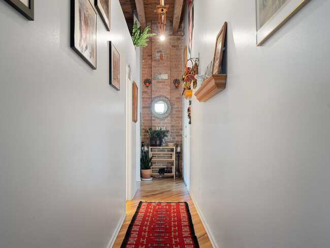 Foto del edificio - 616 W Fulton St