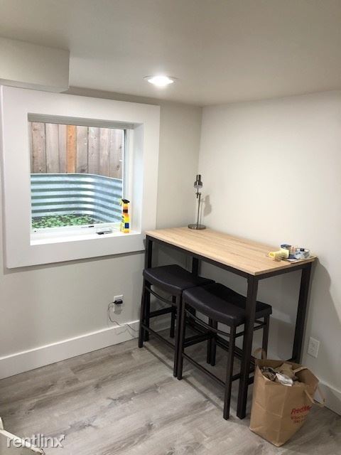 Foto del edificio - 1 br, 1 bath House - 6036 N Curtis Ave