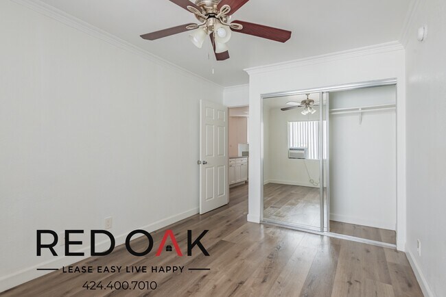 Foto del edificio - 4069 Oakwood Ave