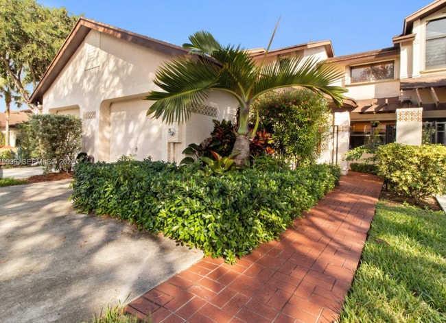 Building Photo - 10161 SW 137th Ct