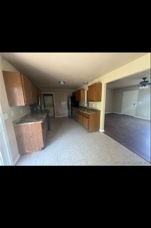 Foto del edificio - 145 Oak Bend Rd