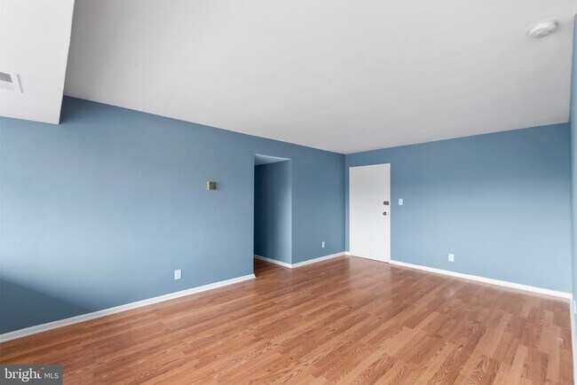 Foto del edificio - 5801 Quantrell Ave