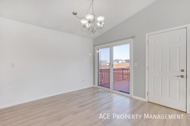 Building Photo - 240 Grandeur Ln