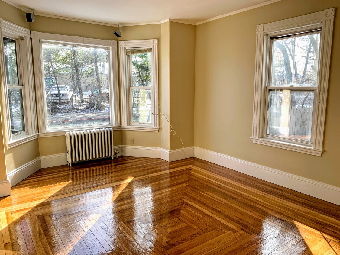 Primary Photo - 153 Intervale St
