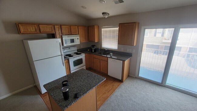 Building Photo - 2340 Arcadia Dr