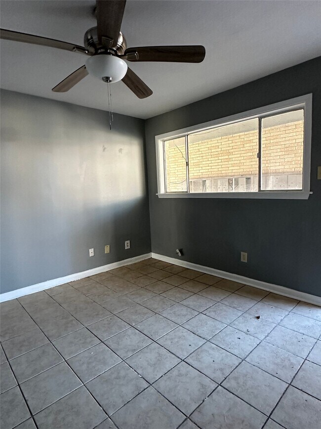 Foto del edificio - 516 Holiday Dr