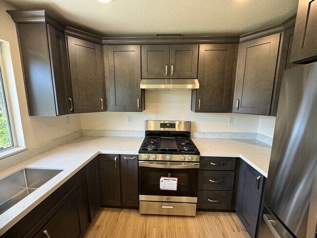 Foto del edificio - Beautifully Remodeled 3-Bedroom, 2-Bathroom home waiting for you !