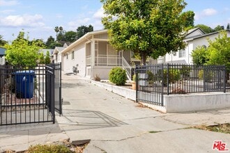 Building Photo - 6190 Mesa Ave