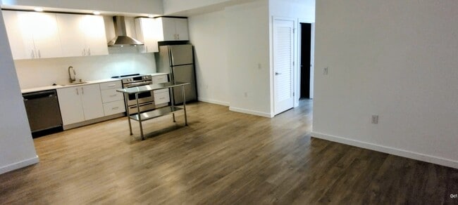 Building Photo - ONYX Midtown Apartments