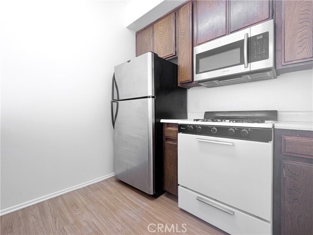 Building Photo - 17312 Chatsworth St