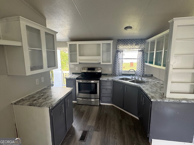 Building Photo - 18 Mohican Maze