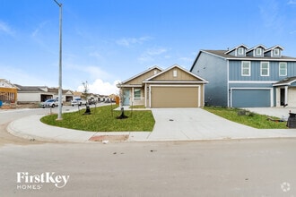 Building Photo - 10422 McClintock Dr