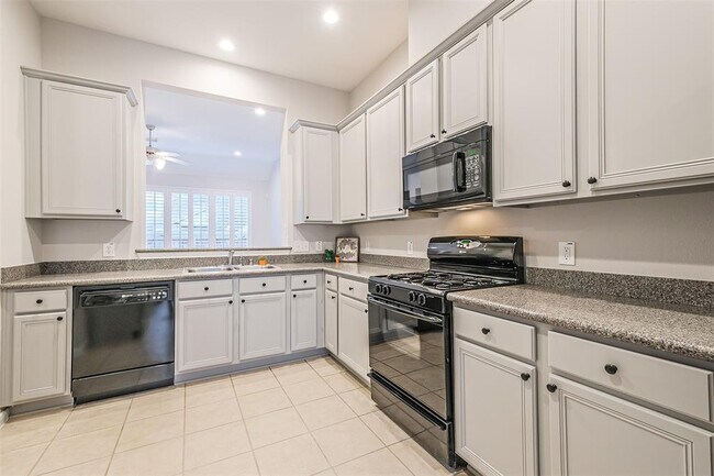 Foto del edificio - 9718 Catalina Leaf Ln