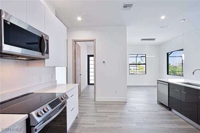 Foto del edificio - 3206 SW 5th Ave