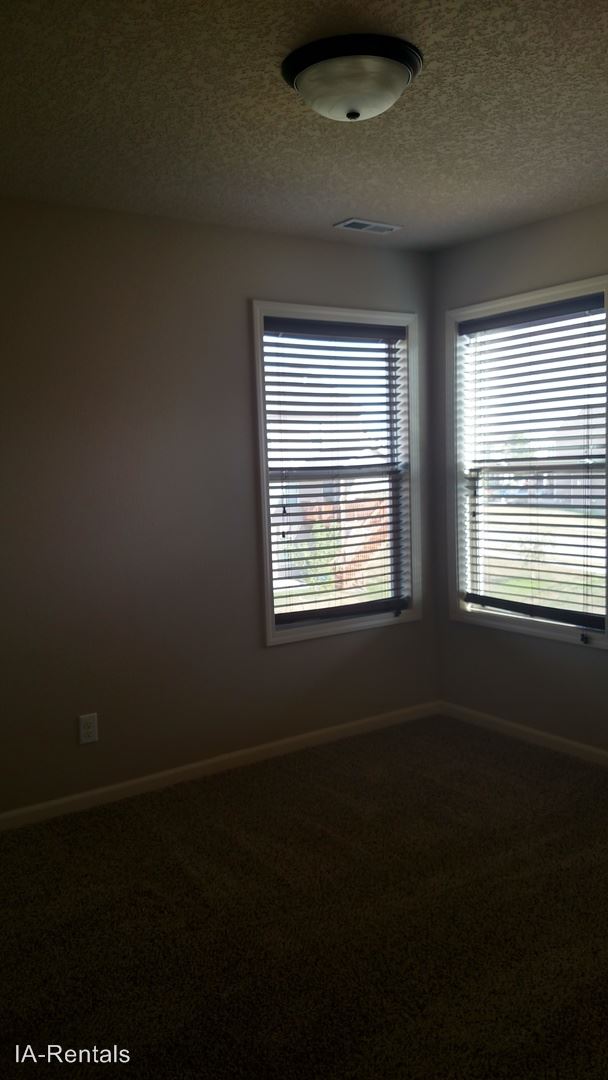 Foto del edificio - 1545 Warrior Ln