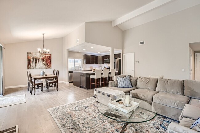 Foto del edificio - Impressive Oceanside Home For Rent
