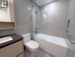 Building Photo - 7977 Lansdowne Rd